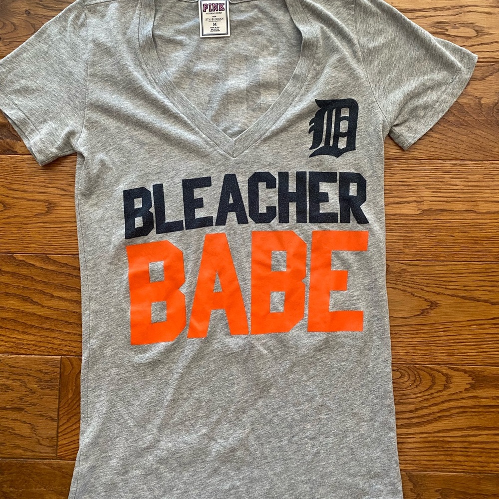 VS Pink Detroit Tigers T-shirt